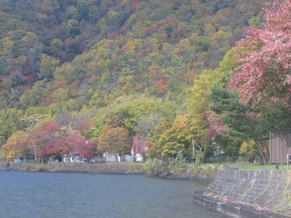 支笏湖　１０月紅葉の頃