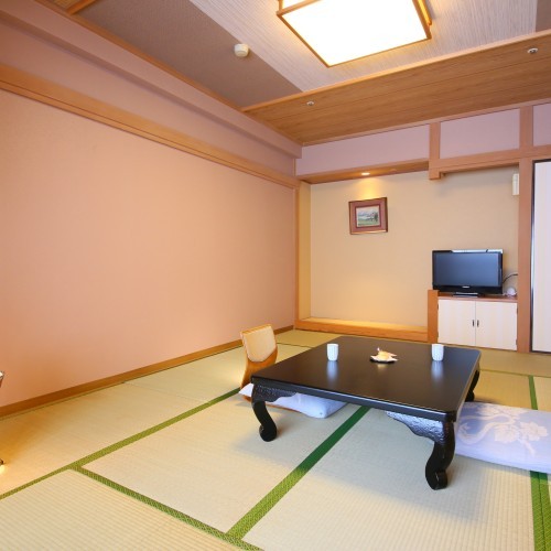 每个房间都是舒适的日式房间，有不同的品味。普通客房示例