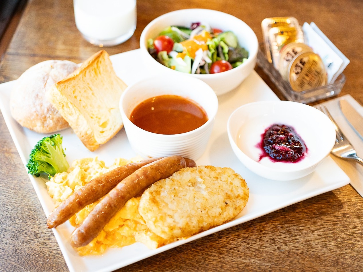 【オータムSALE】《源泉かけ流し貸切温泉》地元食材で始まる八ヶ岳の朝｜朝食付きプラン