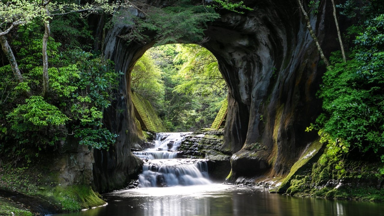 清水渓流広場（濃溝の滝・亀岩の洞窟）