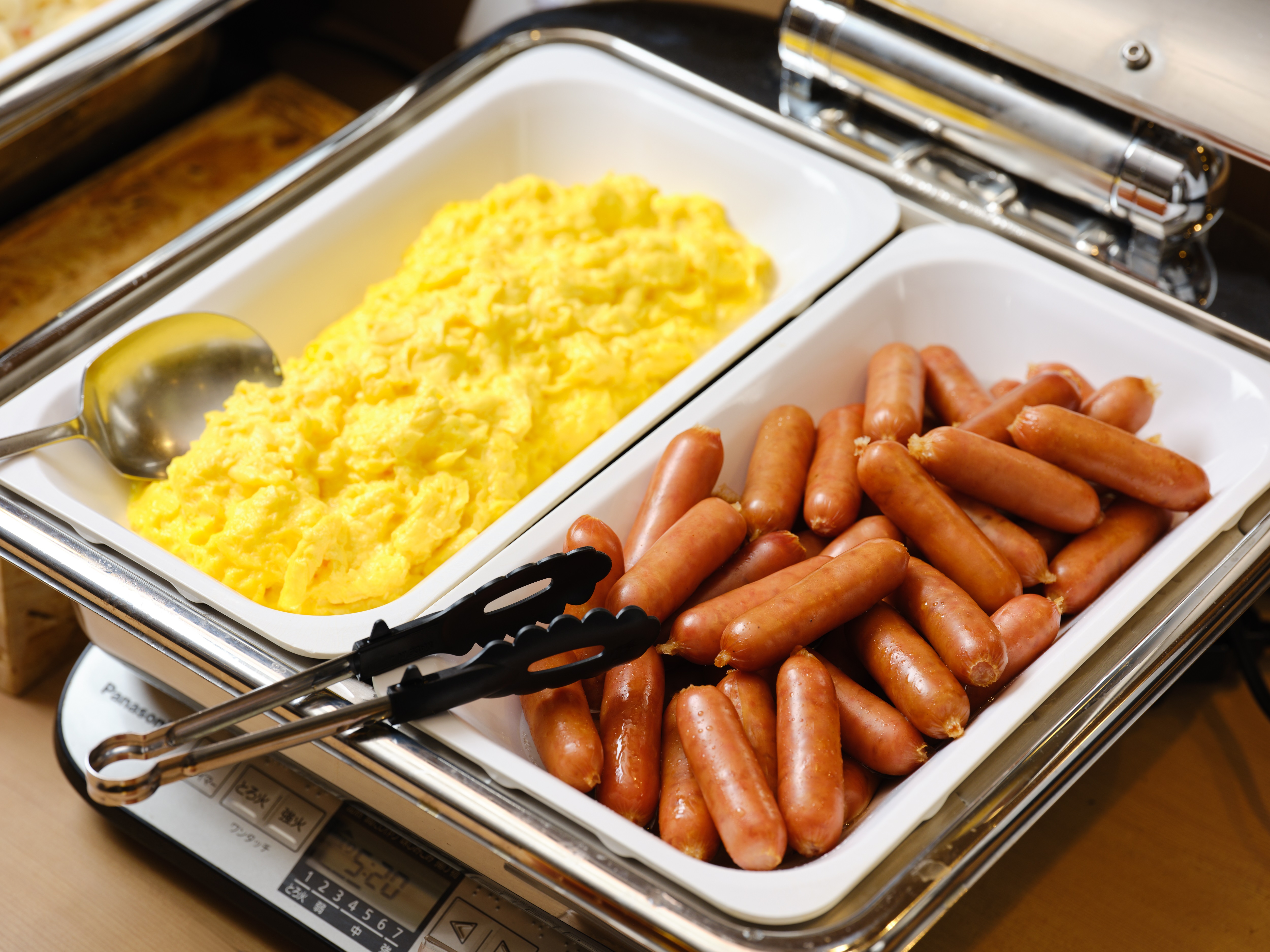 【朝食バイキング一例】日替わりのお惣菜
