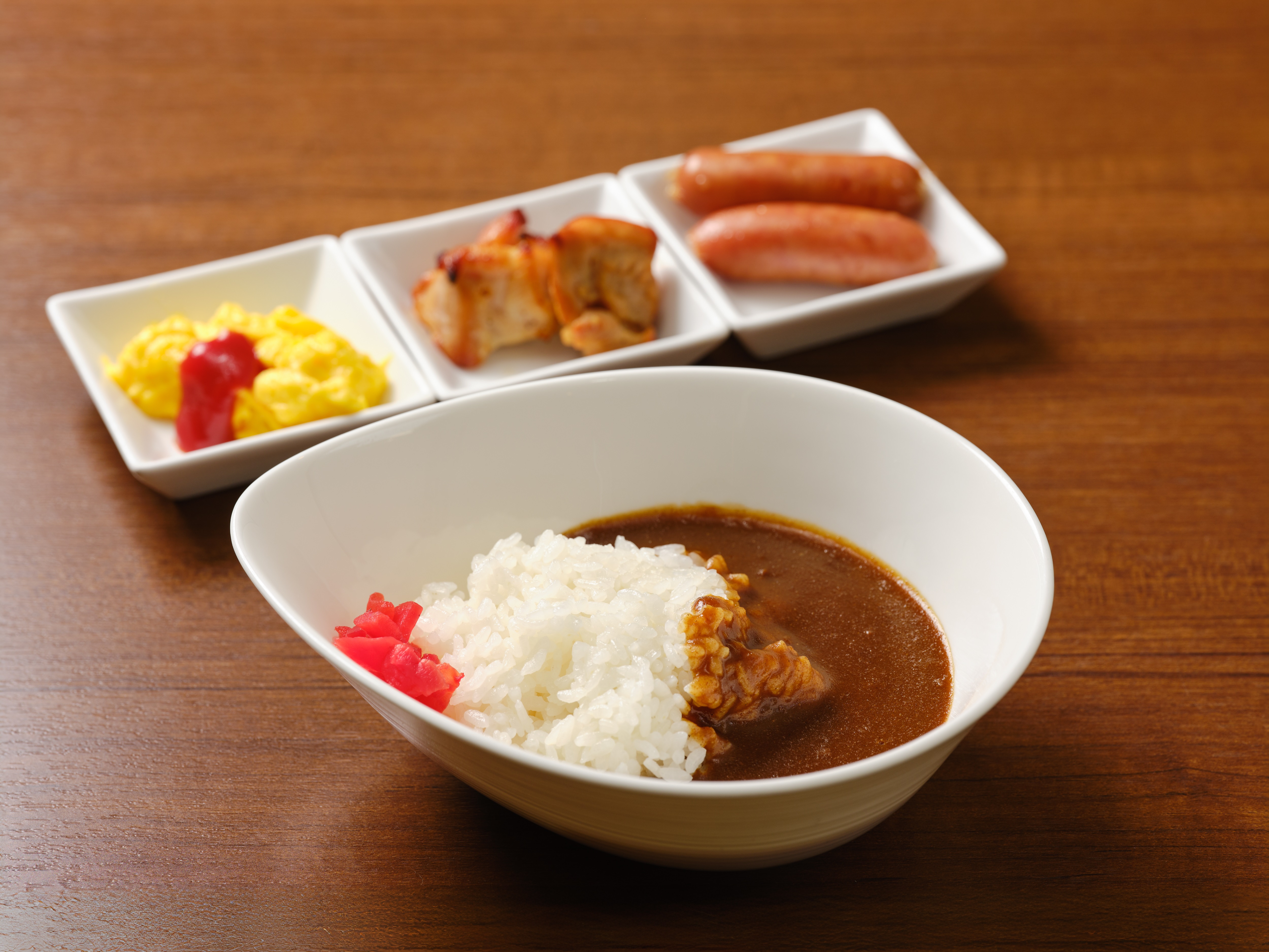 【朝食バイキング一例】カレーにお惣菜をトッピングしてオリジナルカレーを作ってみてはいかがでしょうか