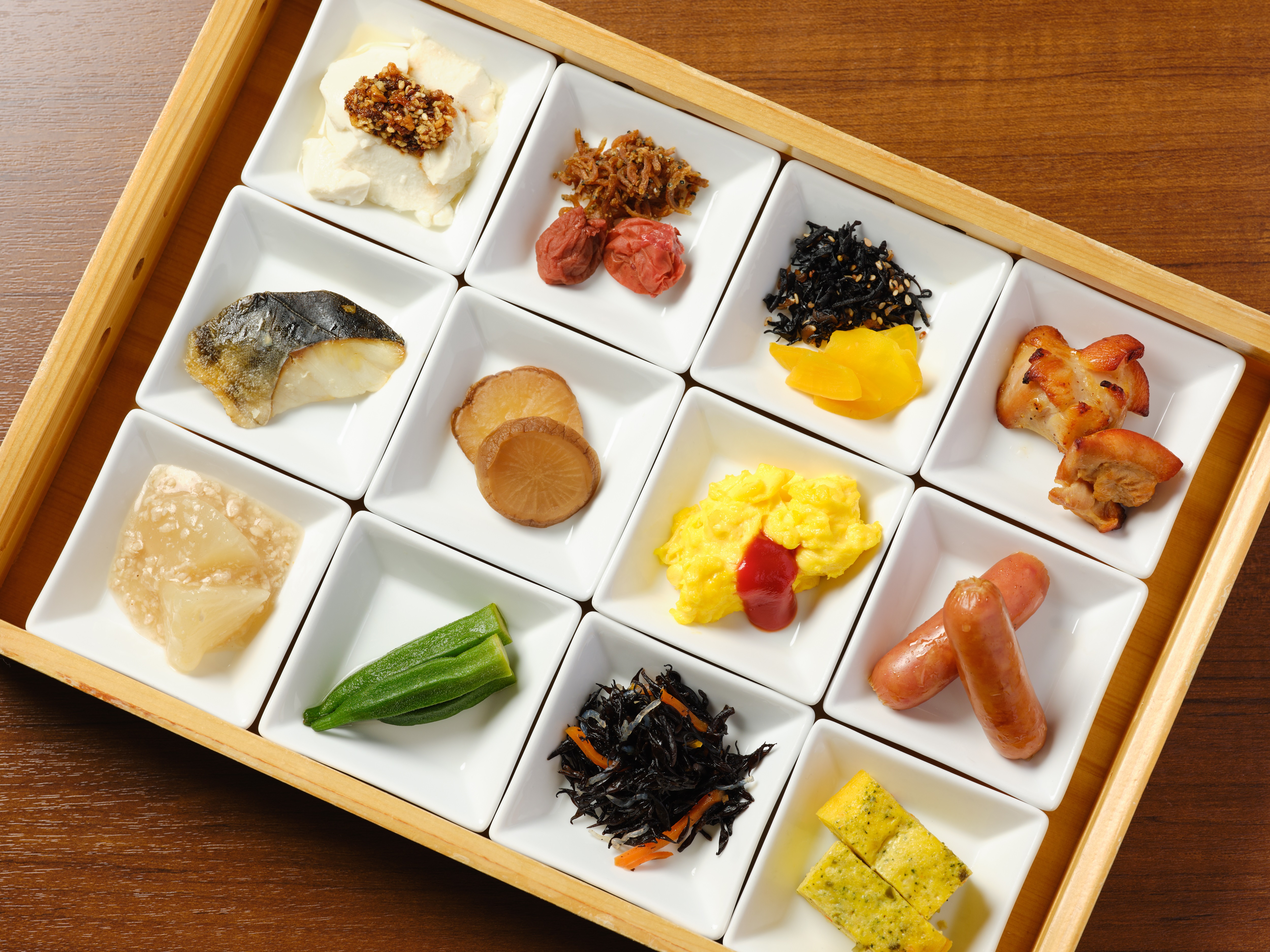 【朝食バイキング一例】色とりどりのお惣菜