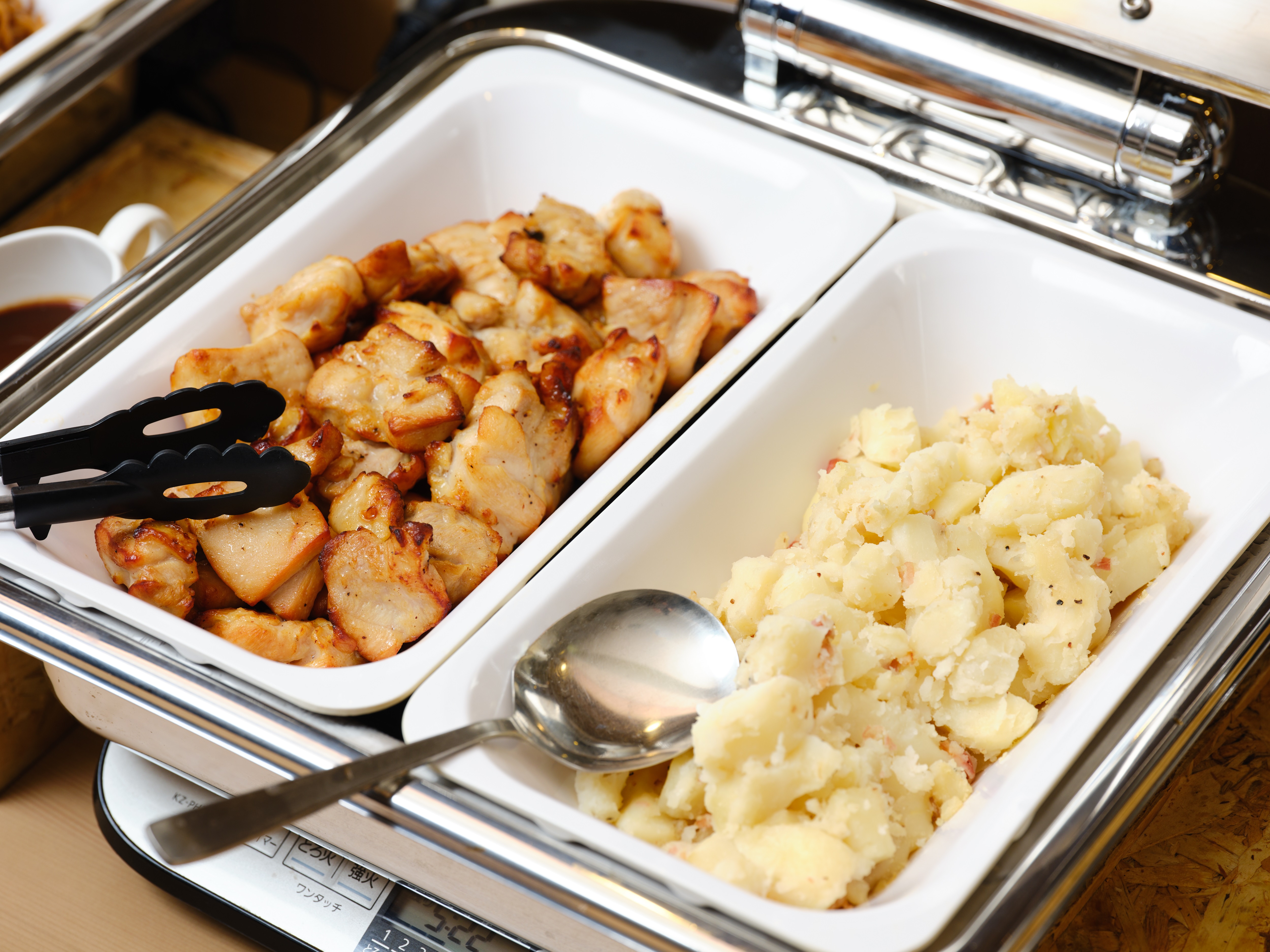 【朝食バイキング一例】日替わりのお惣菜
