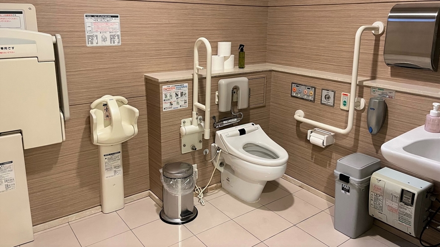 【館内】多目的トイレ