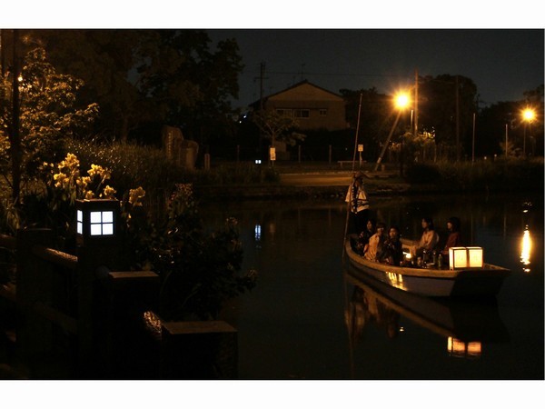 Light boat