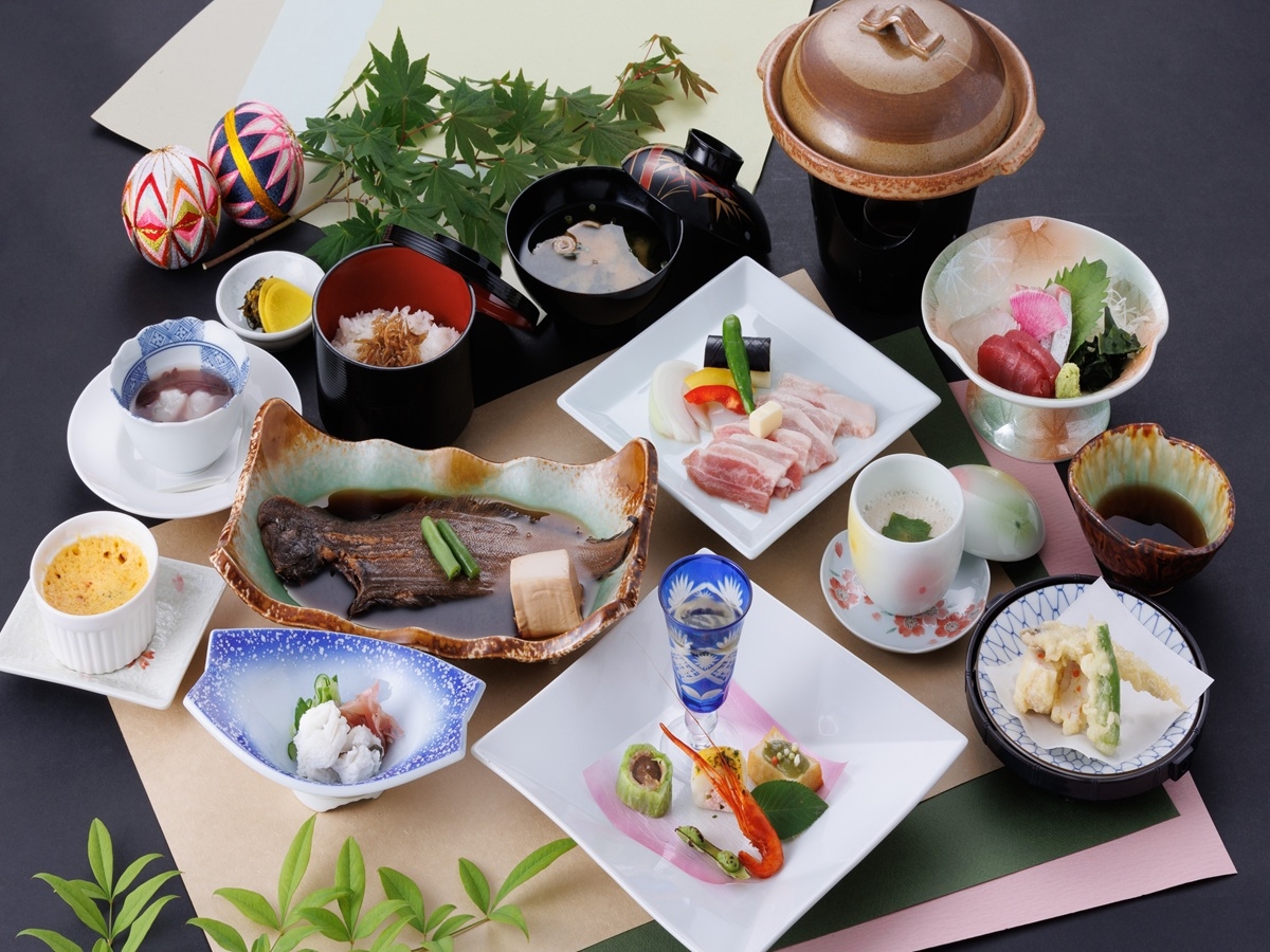 ☆季節の会席プラン☆満腹料理と天然温泉でごゆっくり♪