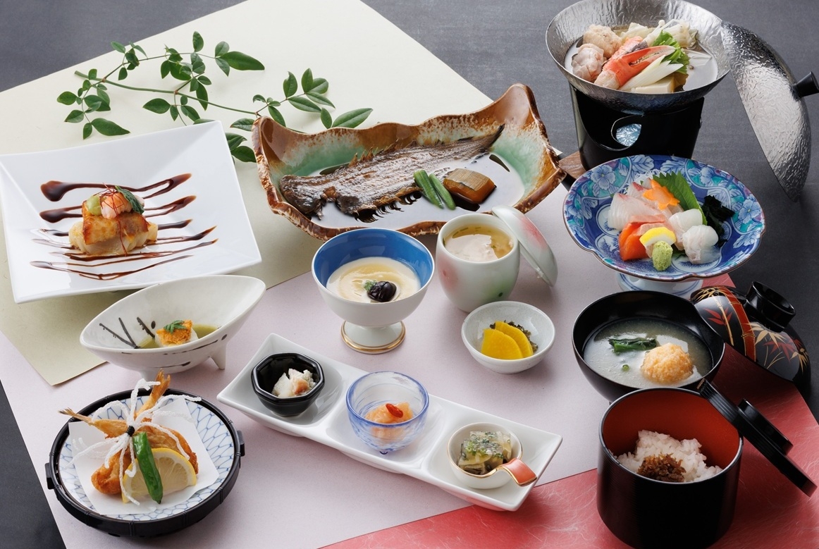 ☆季節の会席プラン☆満腹料理と天然温泉でごゆっくり♪