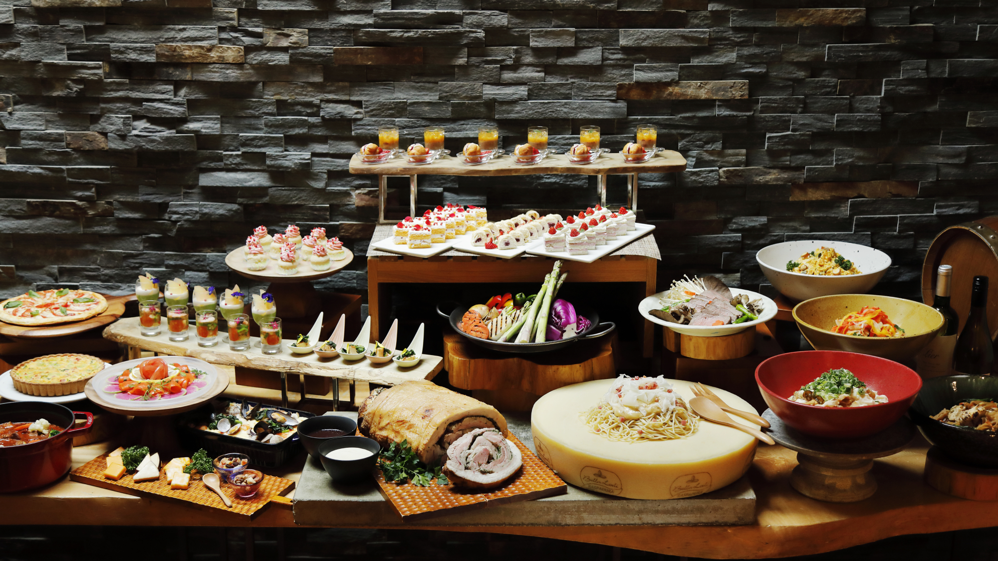 夕食ブッフェイメージ