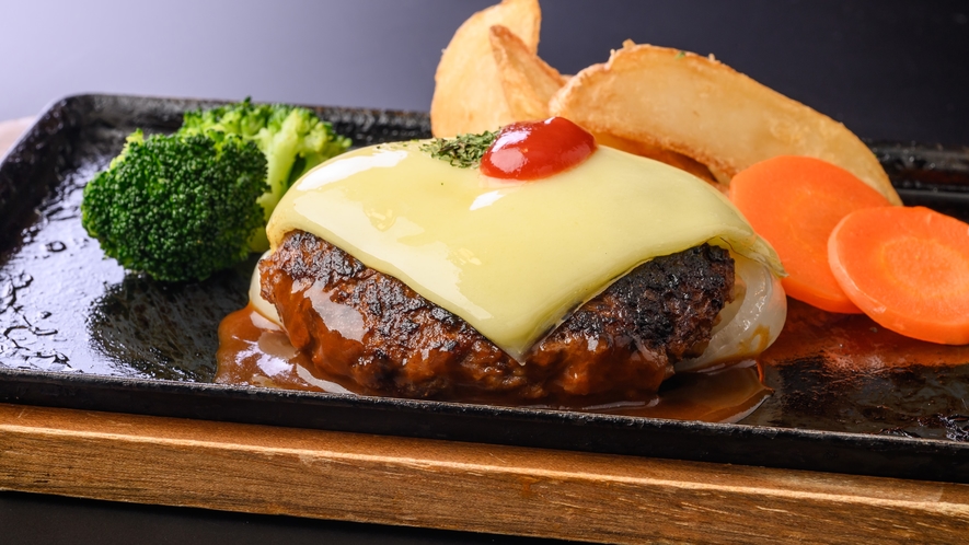 【夕食】チーズハンバーグ　イメージ