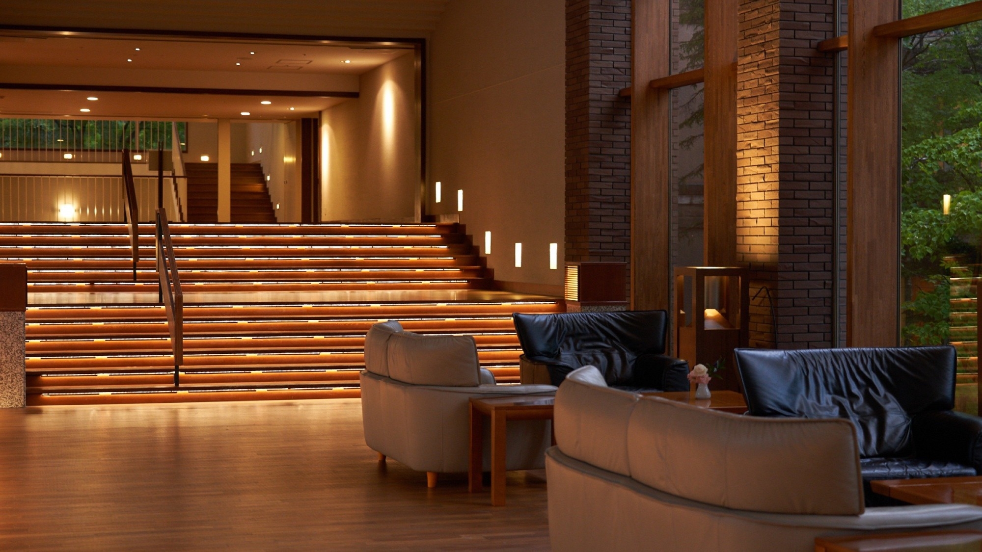 【逸品付・ブッフェ】肉料理のメイン一皿が付く　ディナーブッフェプラン＜2食付＞（VC）