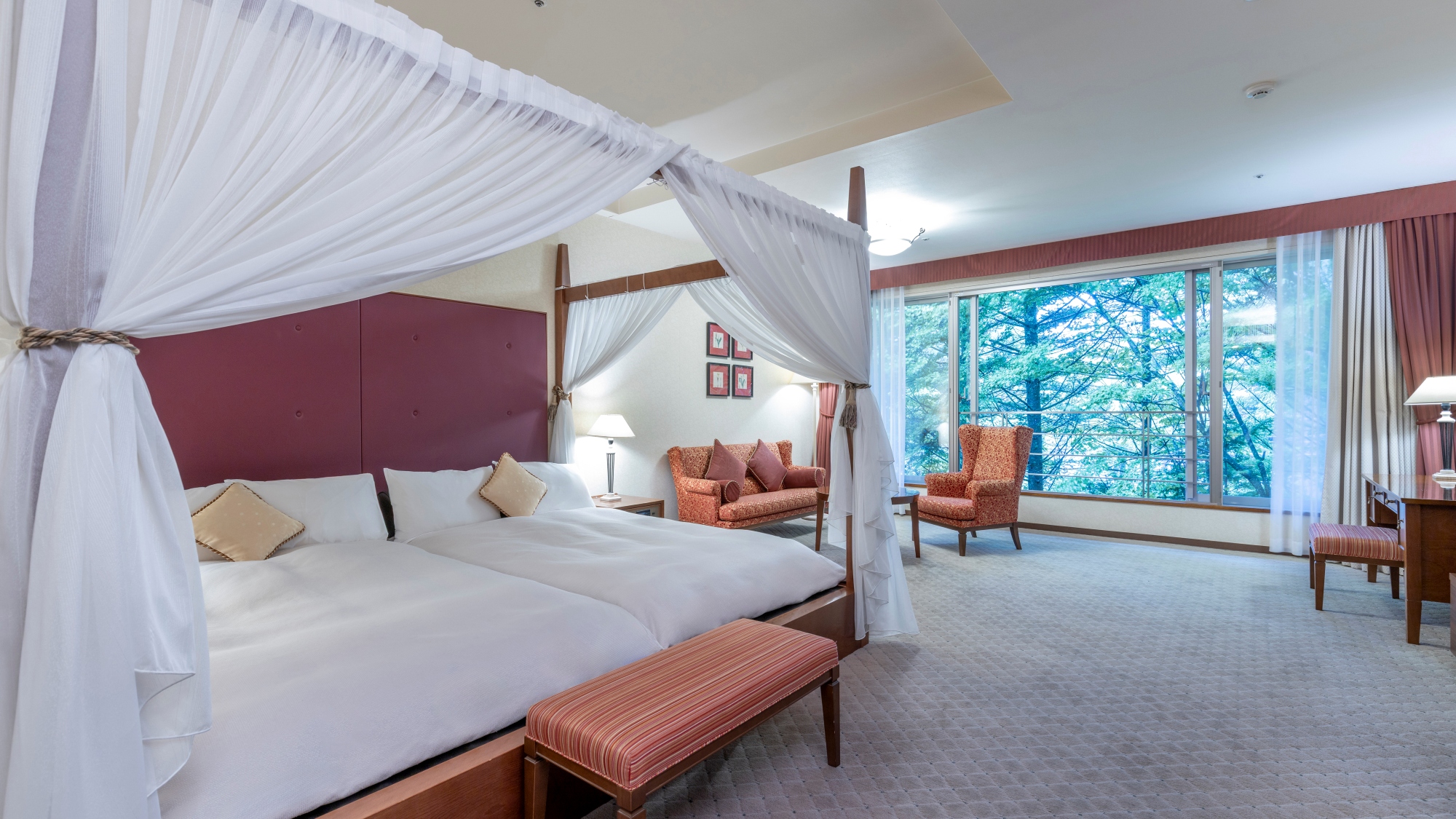 アニバーサリーツイン（天蓋）｜51㎡あり天蓋ベッドが特徴的な洋室（ND3）