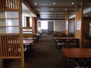 直営日本料理レストラン　25階最上階「さくら」