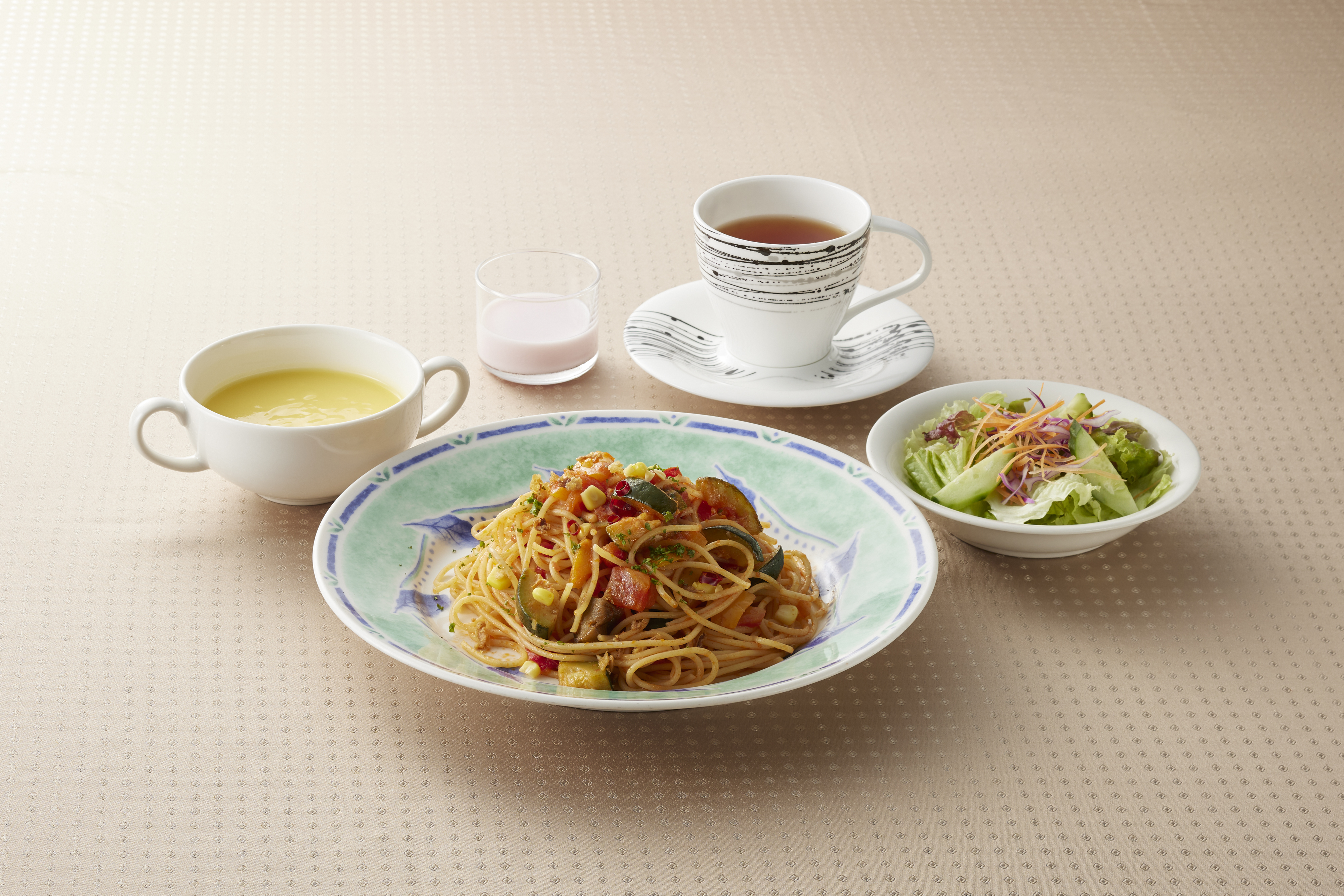 カフェ＆ダイニング「アゼリア」ランチメニュー一例