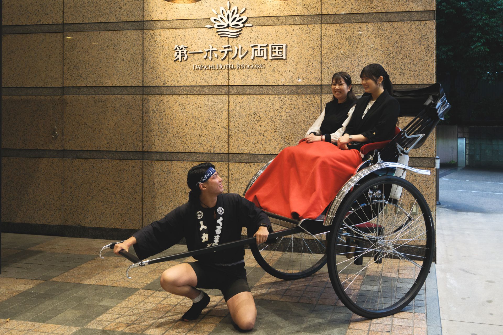 人力車体験・ホテルエントランス前(イメージ)