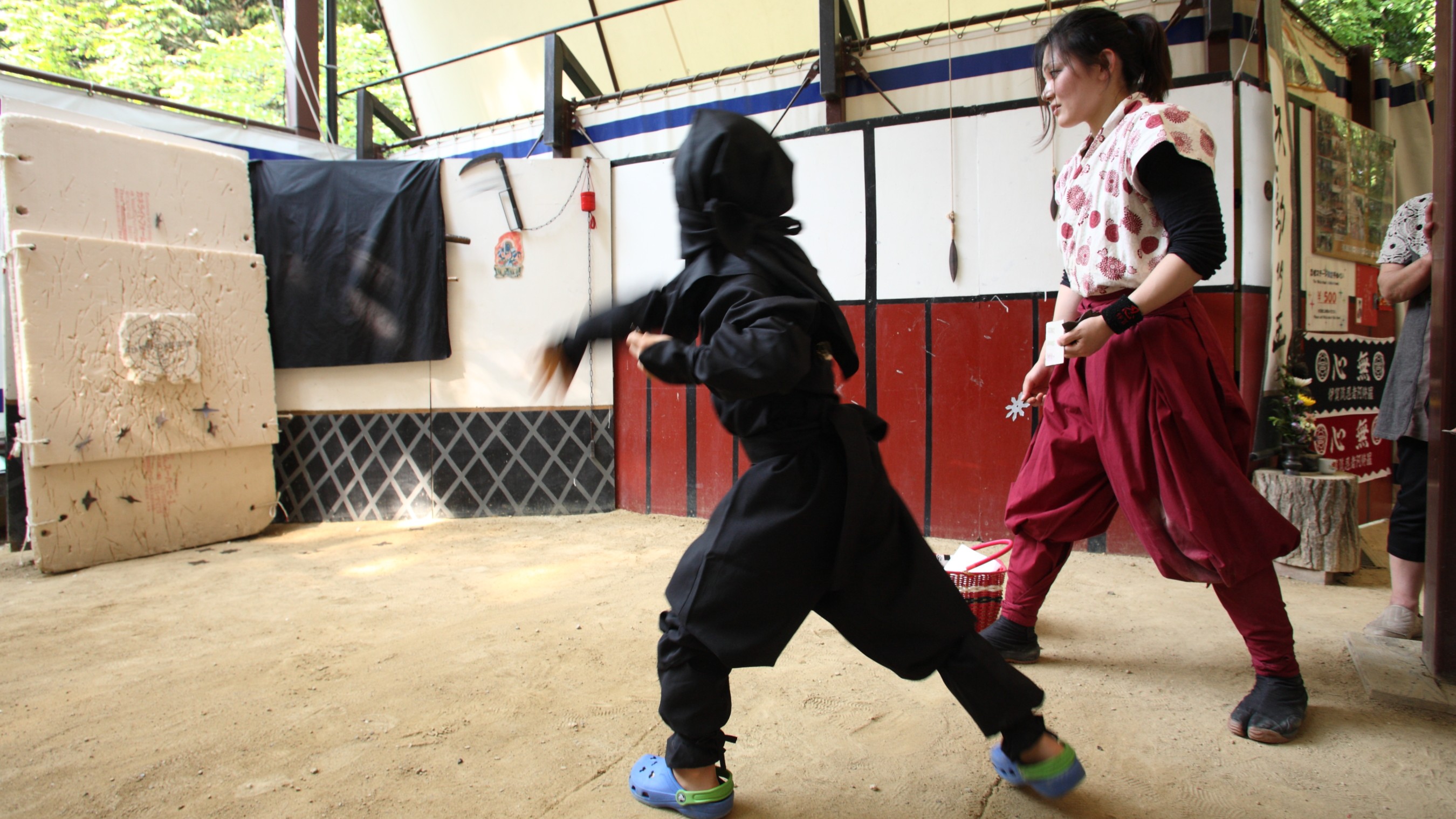 伊賀流忍者博物館　～手裏剣打ち体験～