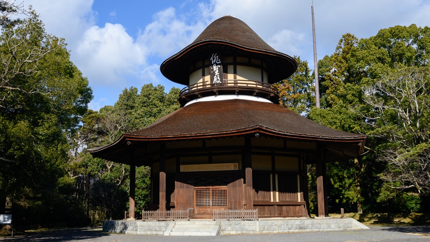 【周辺】俳聖殿◆松尾芭蕉の旅姿を模した八角堂◆ホテルから車で5分
