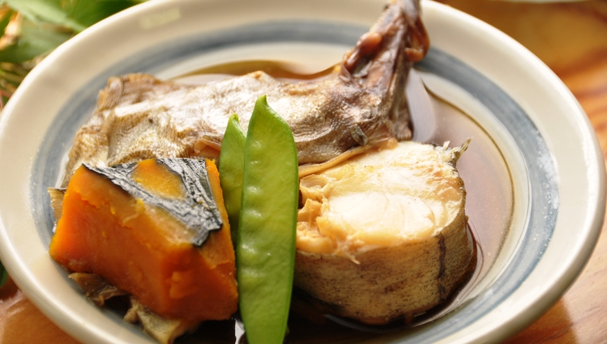 【1階にある日本料理 海風亭】魚と野菜の煮物