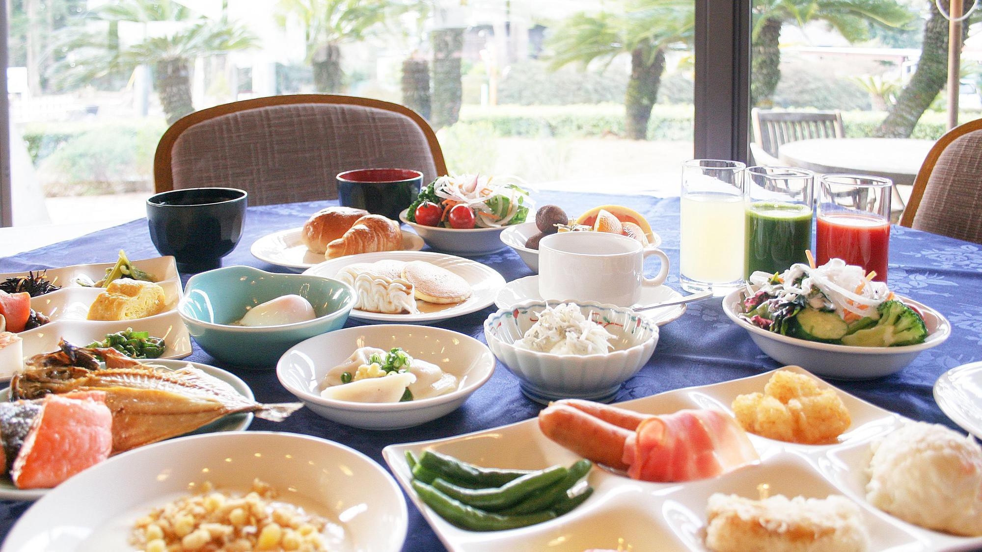 【ペットと一緒】＜朝食付プラン＞爽やかな伊豆高原の朝は新鮮野菜が評判の朝食から