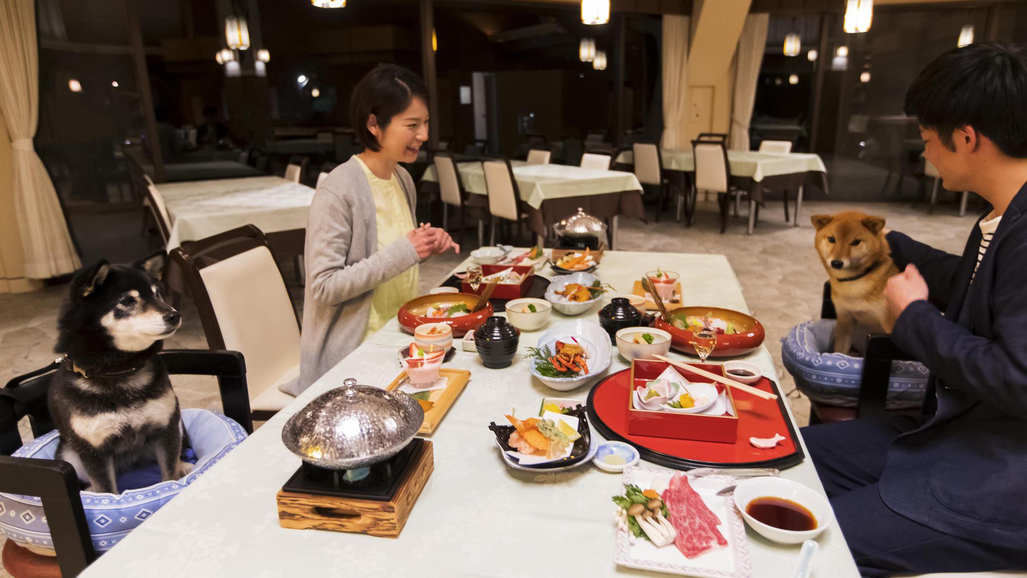 和食処「花いずみ」はわんちゃんOK！愛犬と一緒にお食事をお楽しみいただけます。