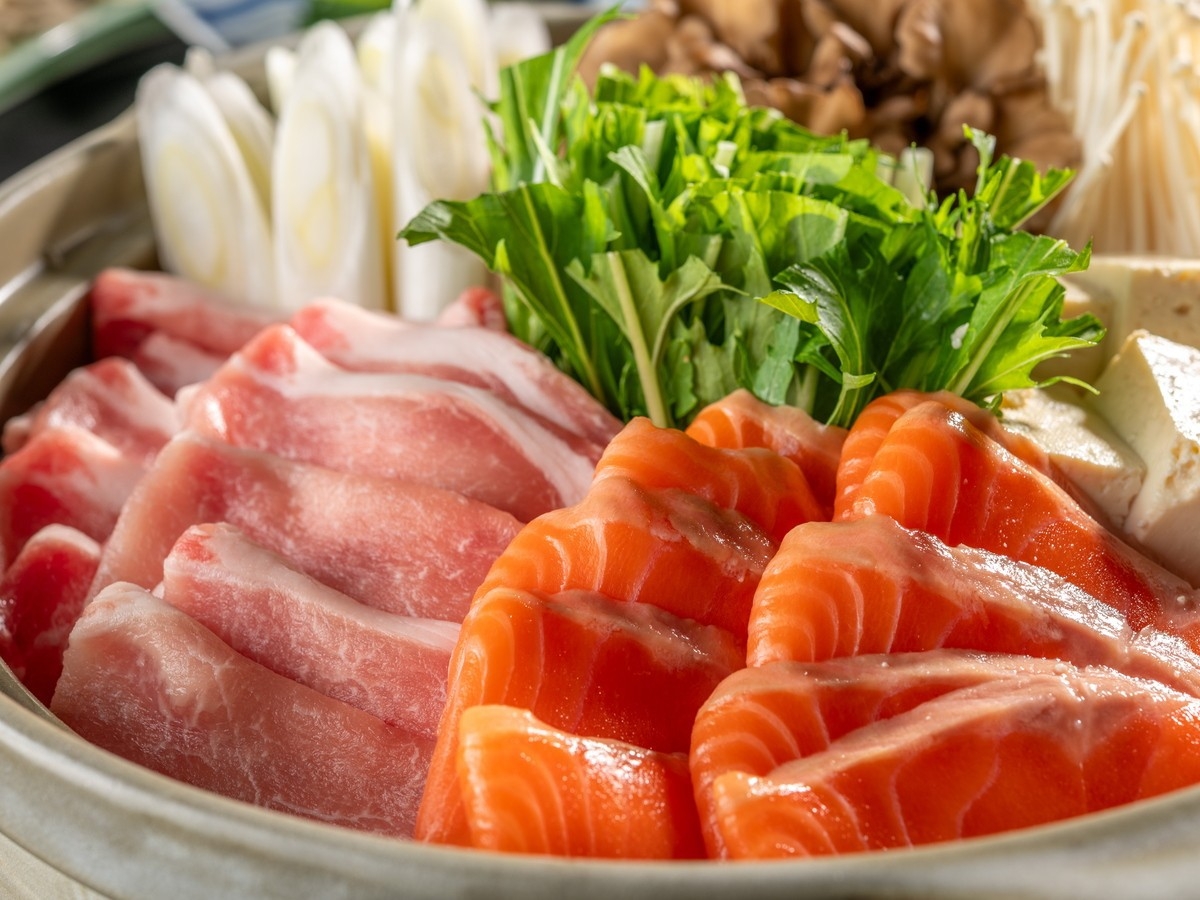 【温泉付きコテージ／部屋食】信州産豚肉と信州サーモンを料理長特製出汁で