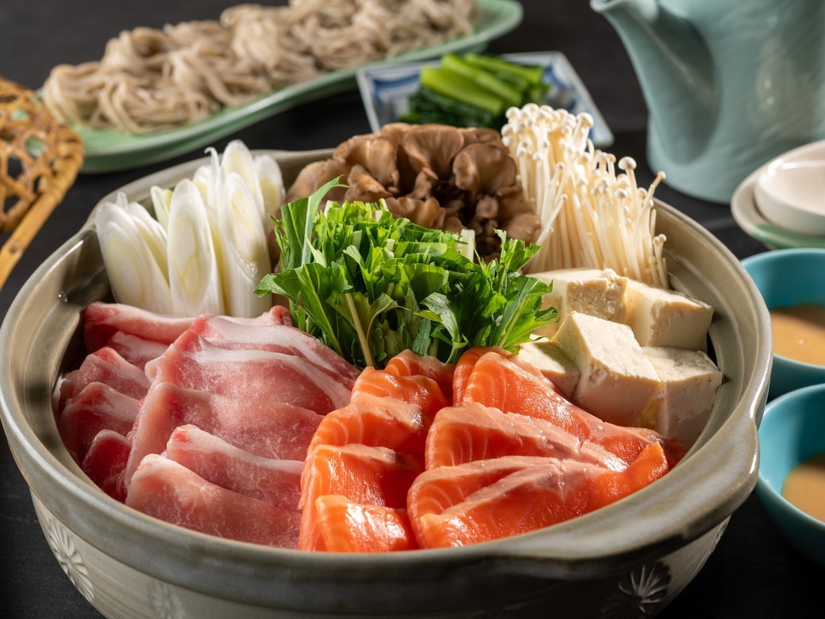 【温泉付きコテージ／部屋食】信州産豚肉と信州サーモンを料理長特製出汁で