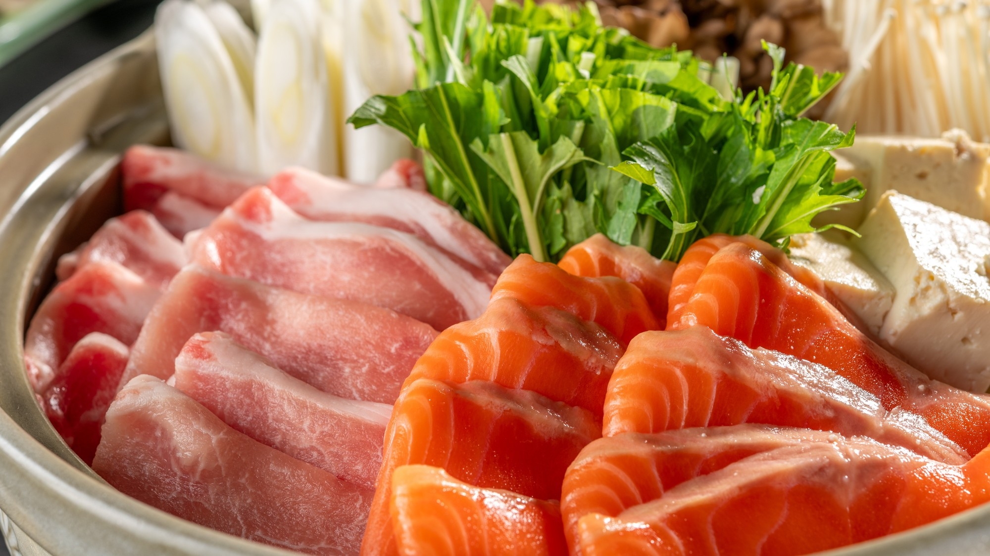 【温泉付きコテージ】【部屋食】信州贅沢鍋♪信州産豚肉と信州サーモンを特製出汁で