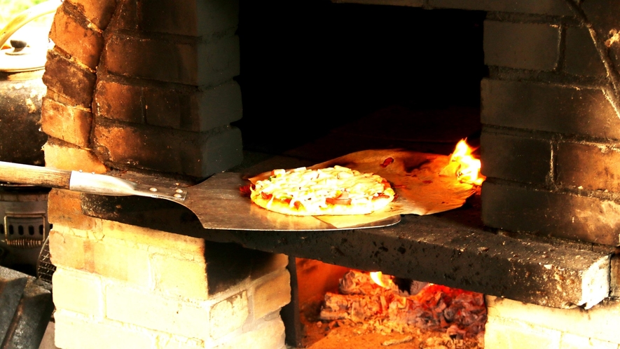 【ピザ作り体験】本格ピザ窯で焼きます（料金別途）