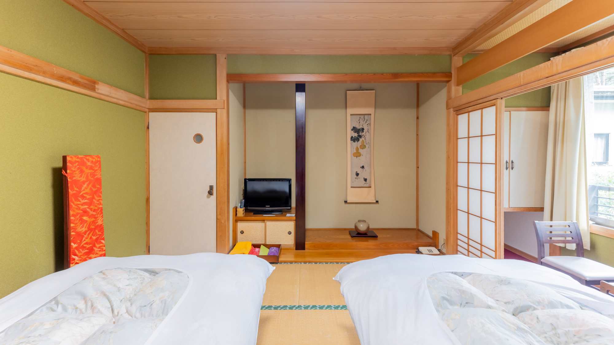 *【部屋一例（和室8畳）】2名ではゆったり使うことができます。広縁付の２ベッドの和室。