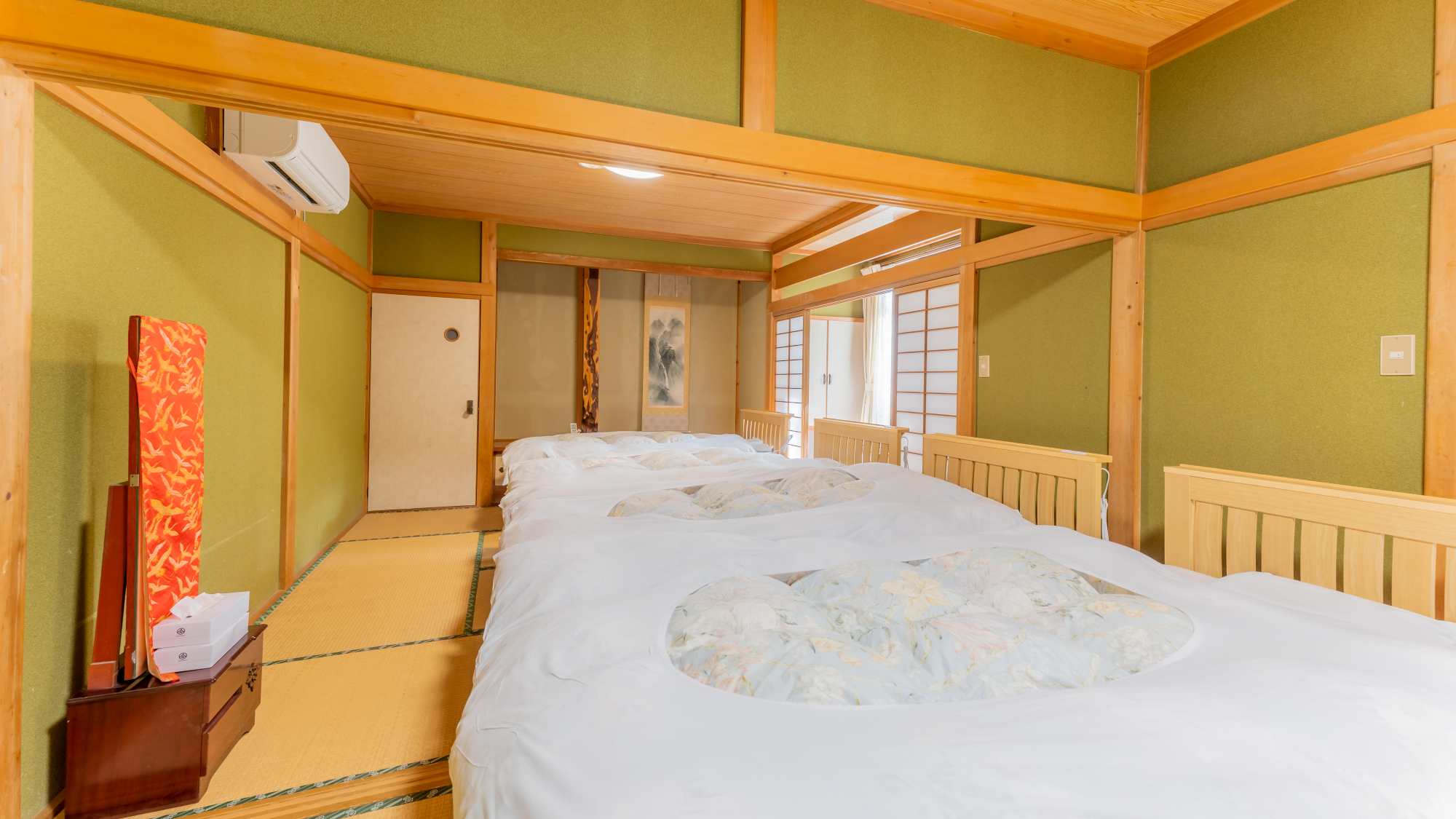 *【部屋一例（和室16畳）】広縁付の和室に４ベッド。和室と洋室のいいとこどりです。