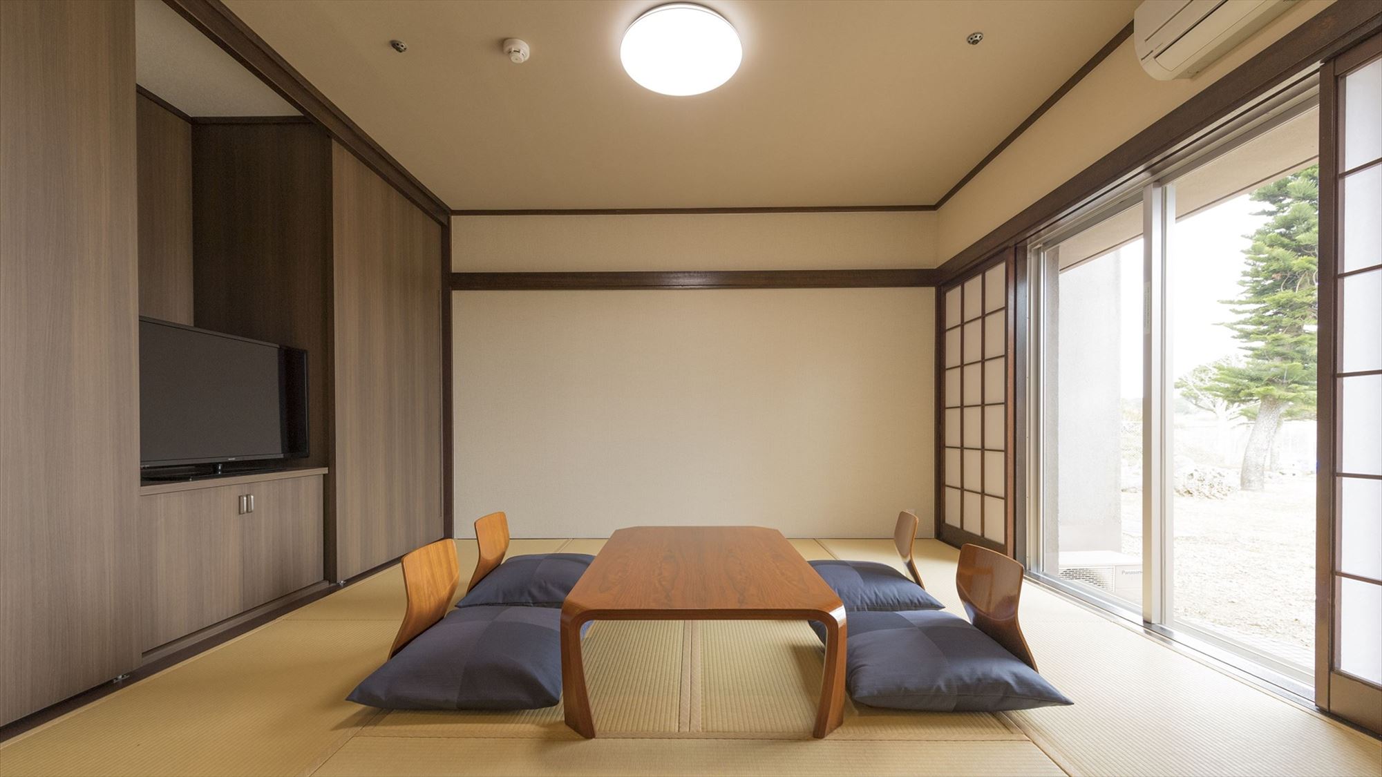【黄金の湯館】天然温泉付き和室／31平米（8畳）