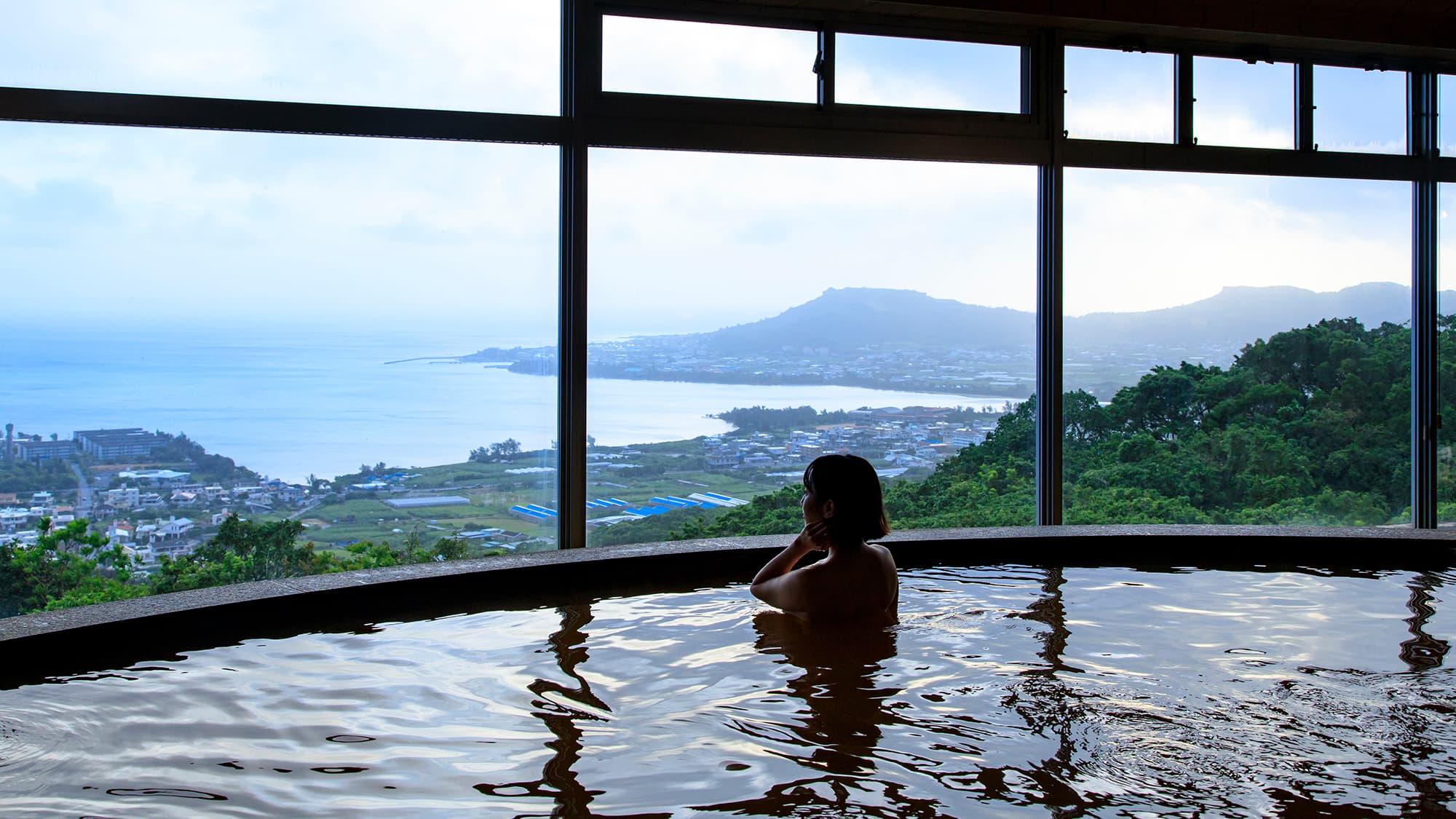 展望風呂は抜群の眺望で太平洋の絶景をお愉しみいただけます