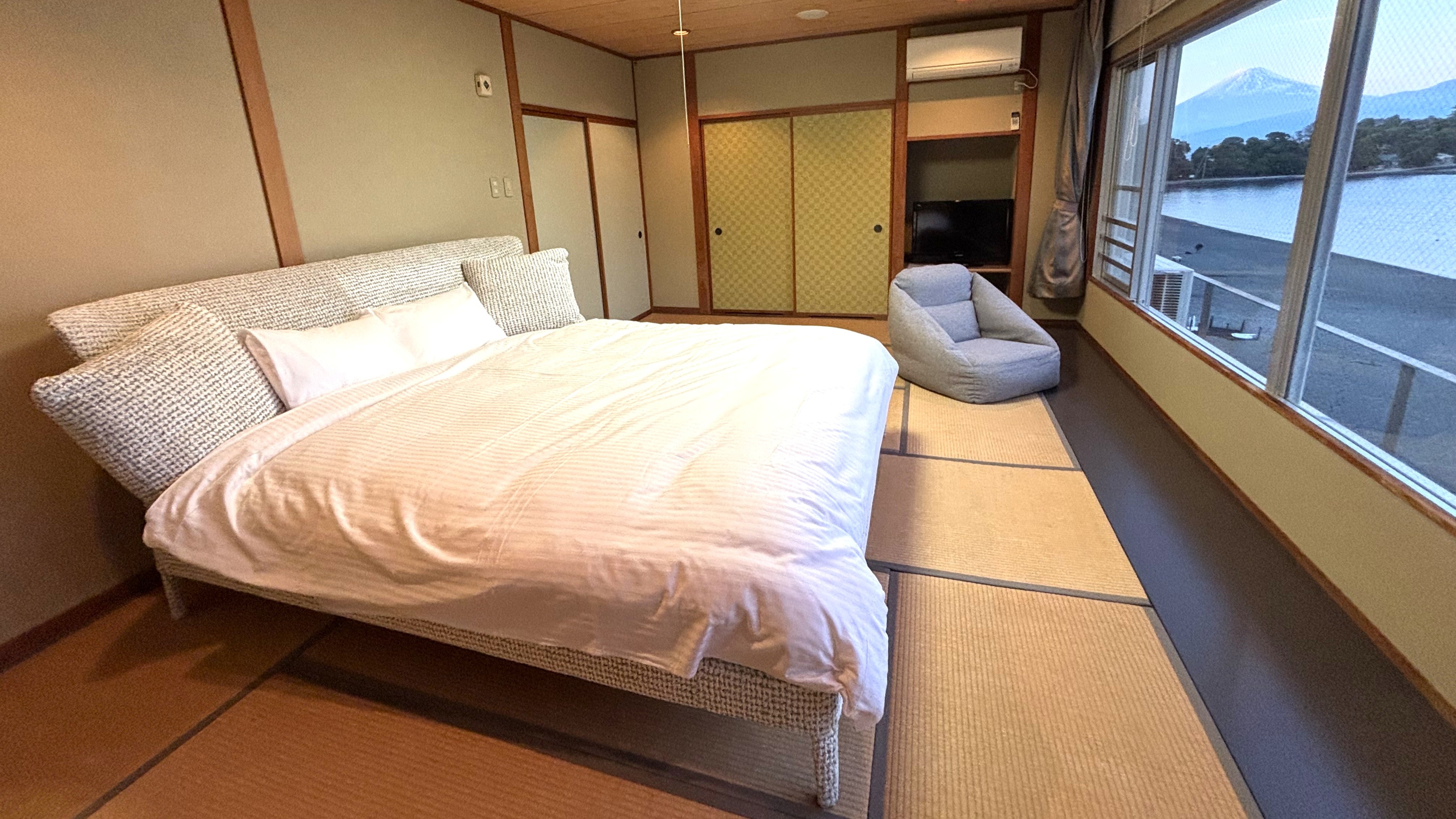 海側12帖和室◆キングベッド