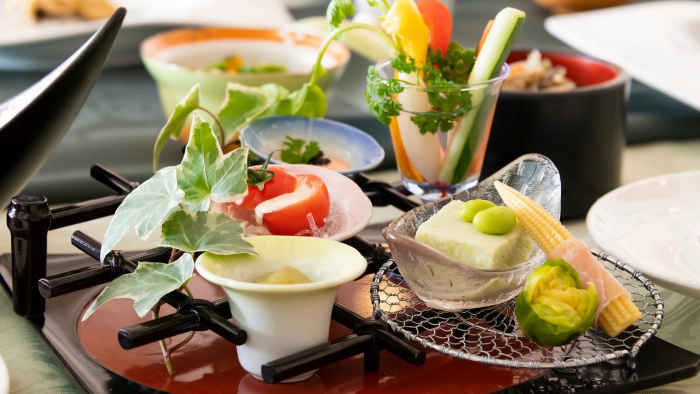 【早割28〇1泊2食】早期予約でお得！出羽三山に最上川もアクセス便利♪源泉かけ流し温泉と湯ったり客室