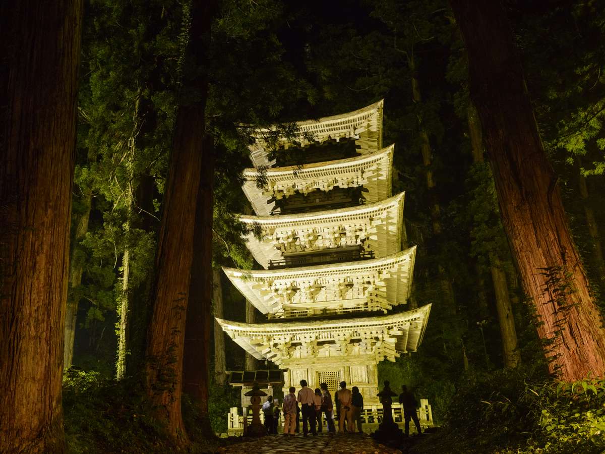 羽黒山五重塔