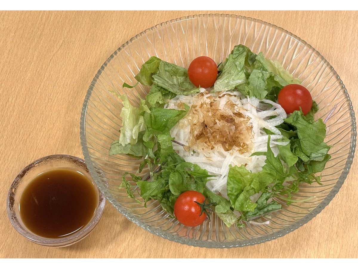 夕食(新玉ねぎサラダ)