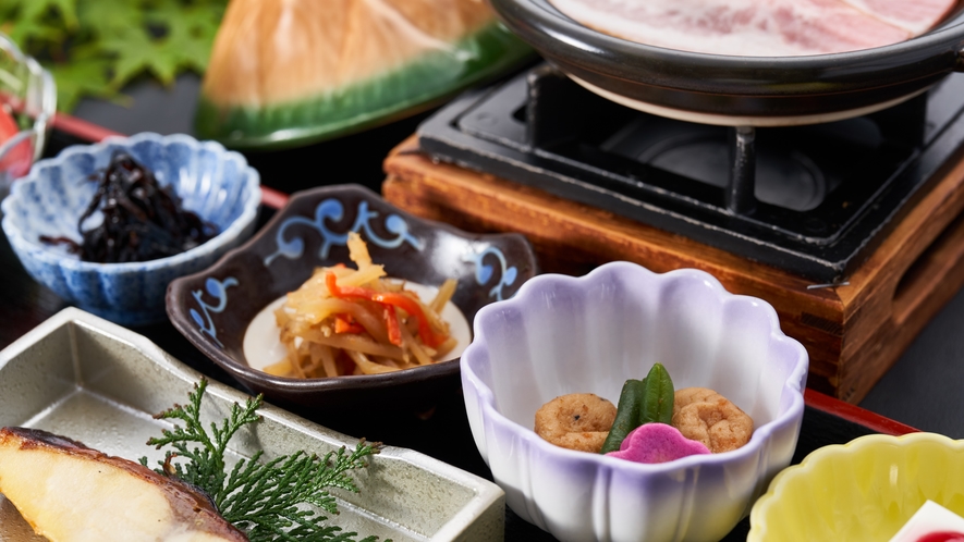  【朝食/一例】 阿蘇の湧水で炊いたおいしいご飯をお召し上がりください。