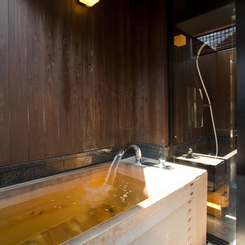 Guest room open-air bath 1