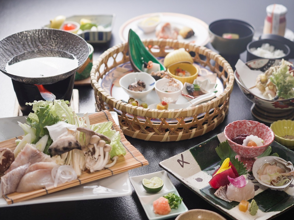 【常磐もの味めぐり 〜美味フグ鍋〜】冬の贅。常磐もの天然トラフグ「福とら」の繊細な旨みで贅なる冬を。