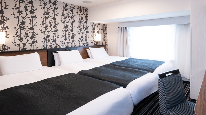 スタッキングトリプルルーム(110cm×195cm×2台 75cm×195cm×1台)