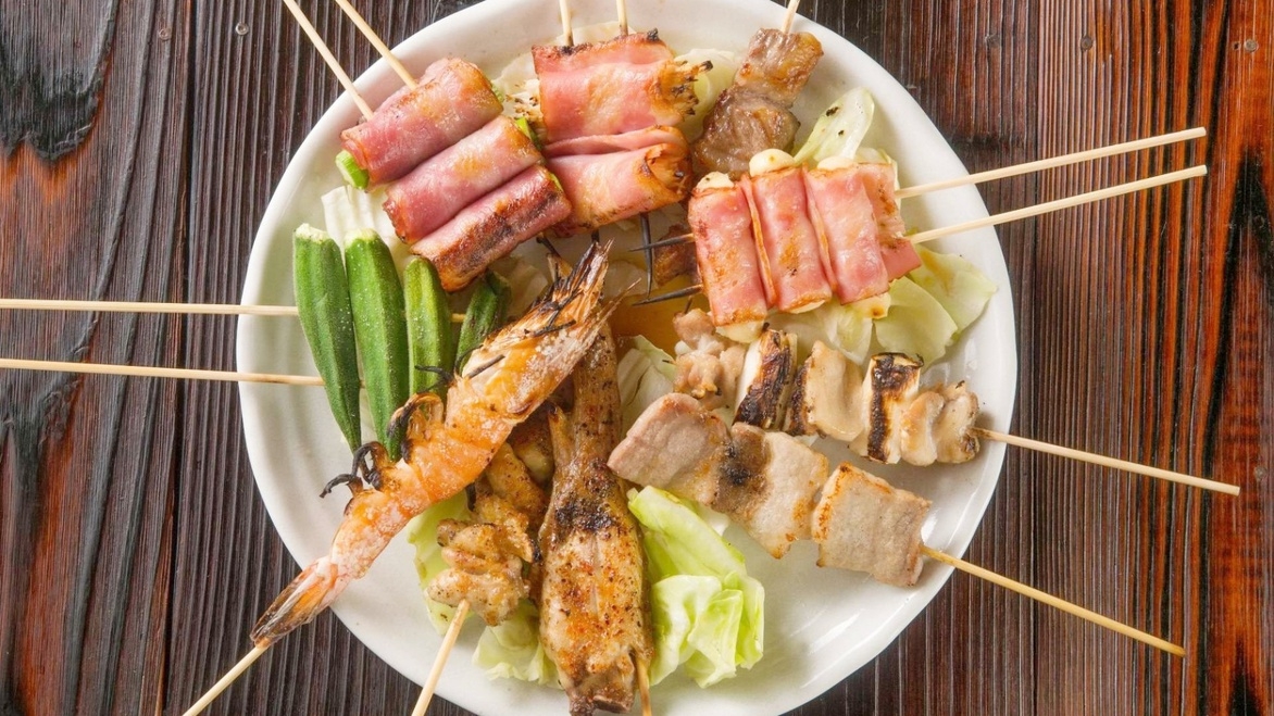 夕食は居酒屋、朝食は旅館で和定食♪♪