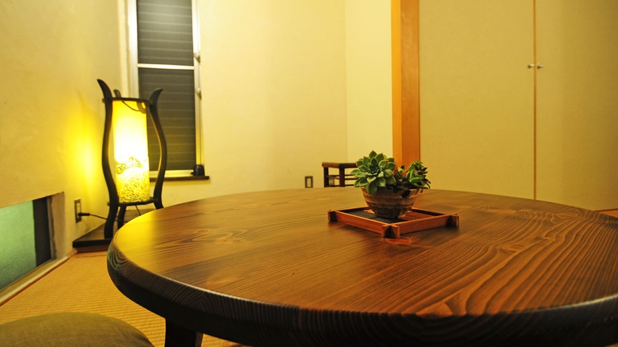 【琉球畳の和室(6畳)】落ち着いたモダンな和室の空間