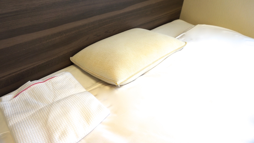 【低反発チップ枕】低反発チップをたっぷりと使用した硬すぎず心地よい感触の枕です。