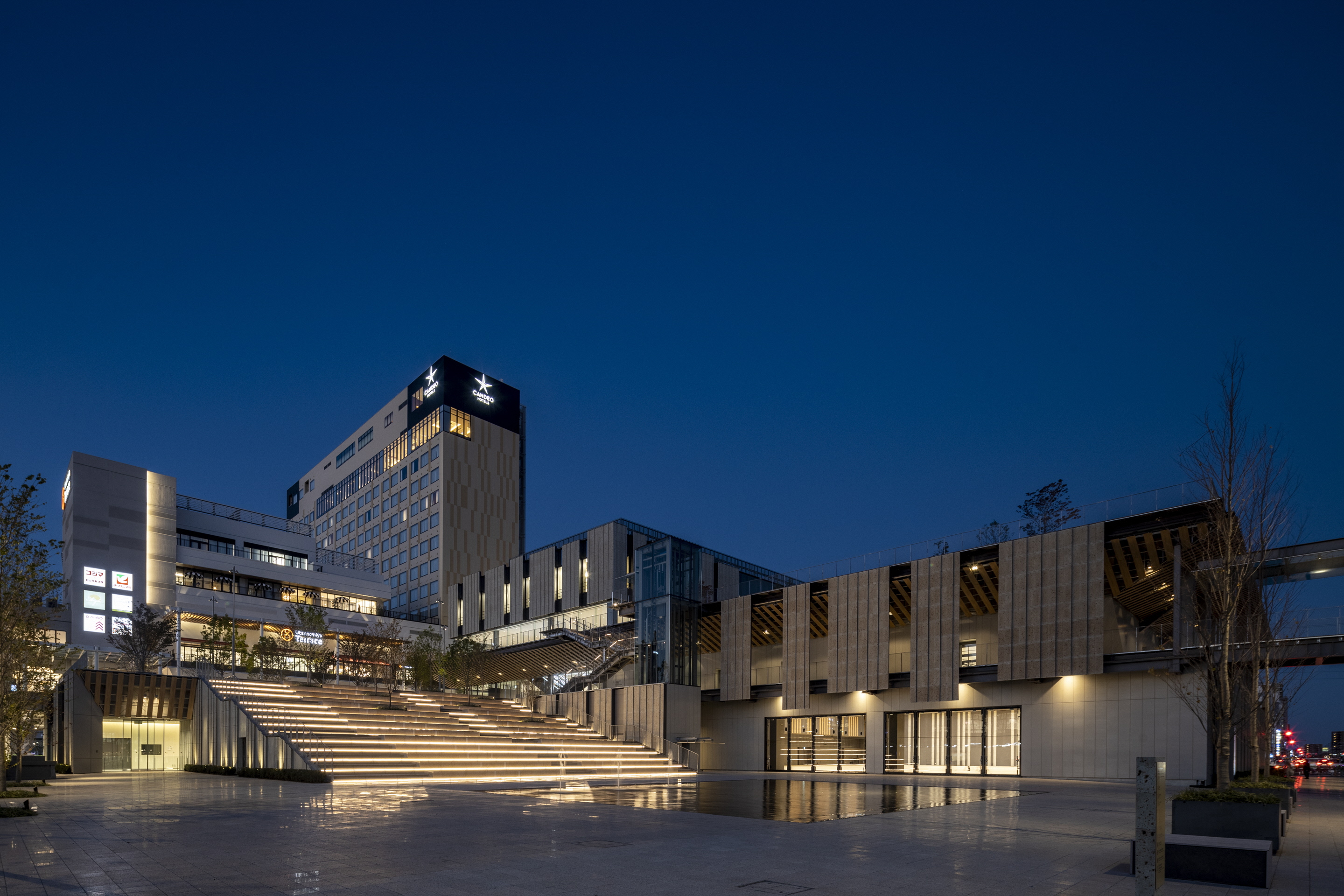 【ライトキューブ宇都宮】