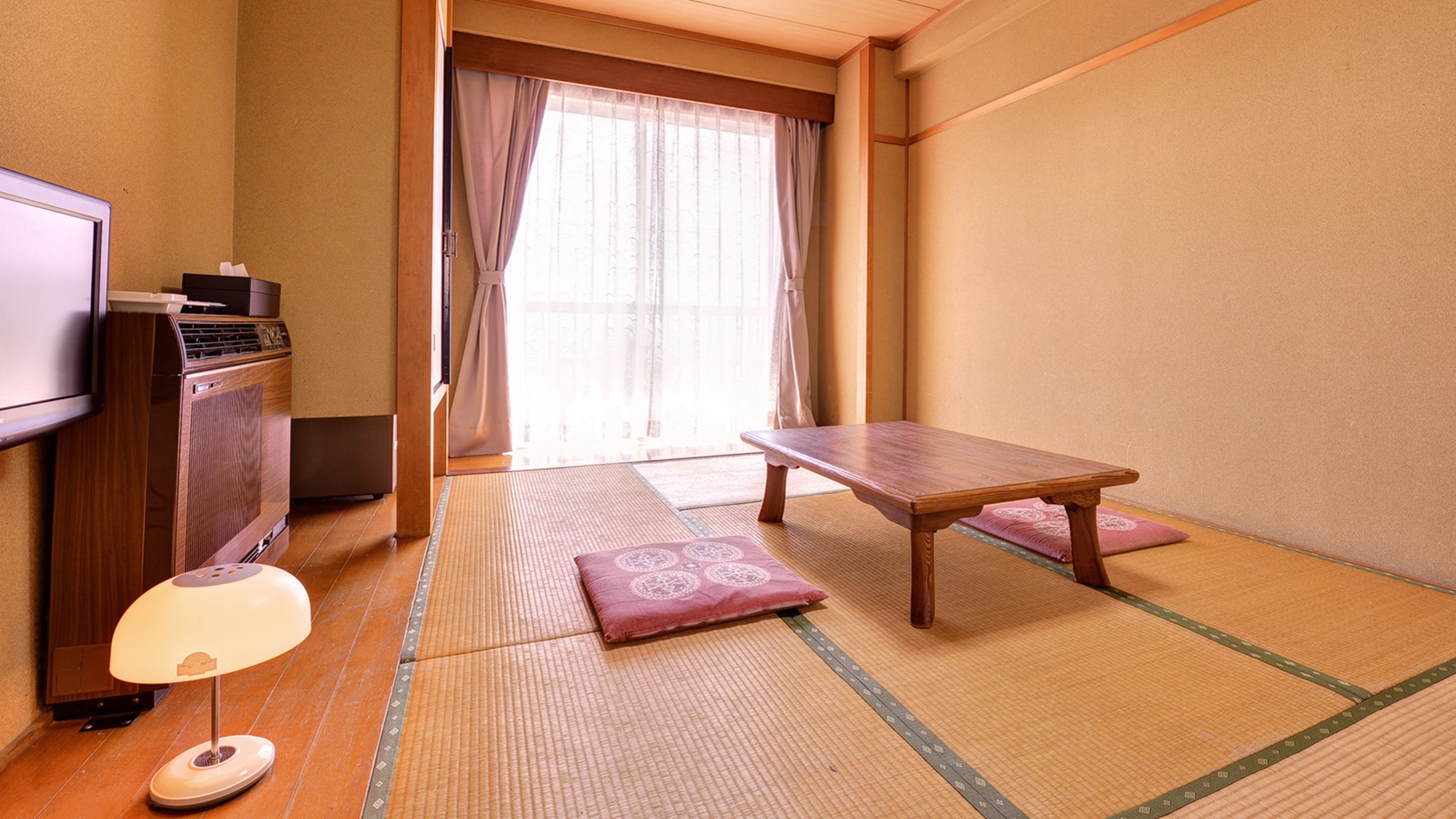 *和室6畳（客室一例）/一人旅やカップルでのご宿泊にピッタリ！潮騒をBGMにごゆっくりお寛ぎ下さい。