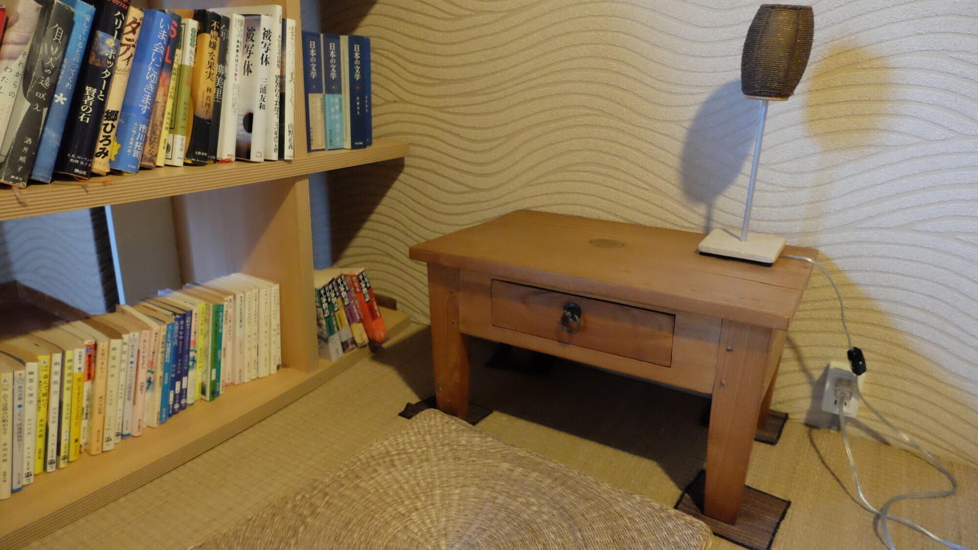 【書窓】ゆっくりした静かな時間を過ごせる書窓