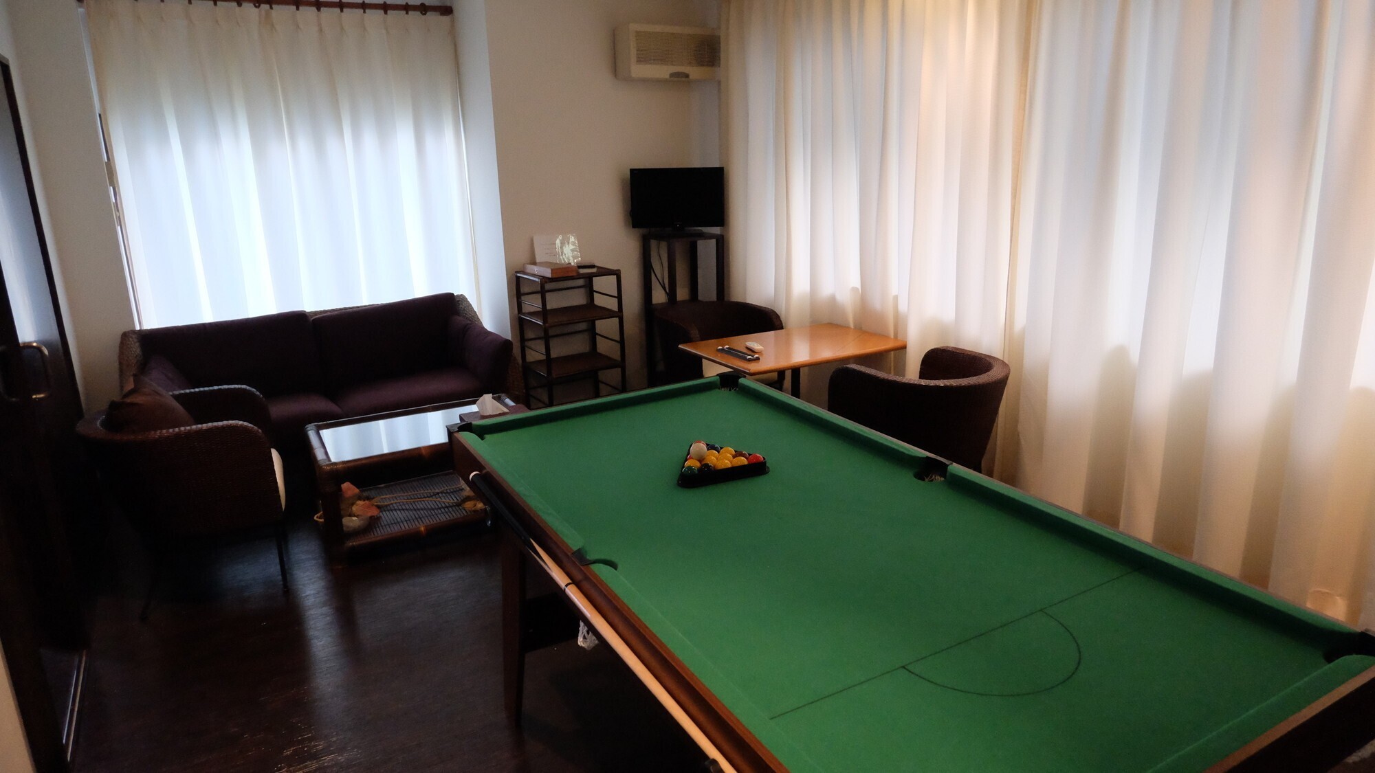 【館内】ビリヤードをご自由にお楽しみください(無料)