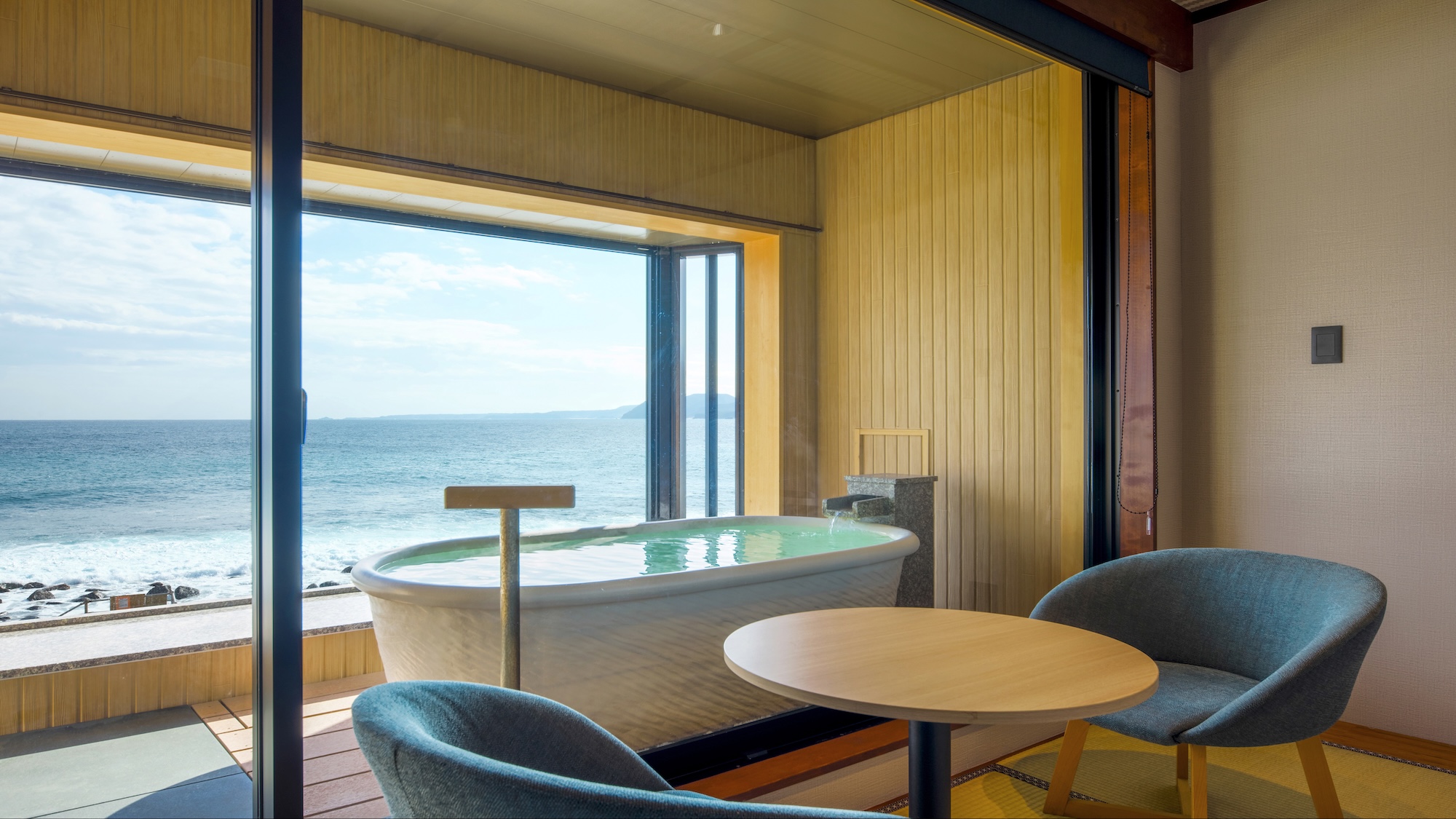 【オーシャンビュー】露天風呂付き和モダンベッドルーム34平米の露天風呂