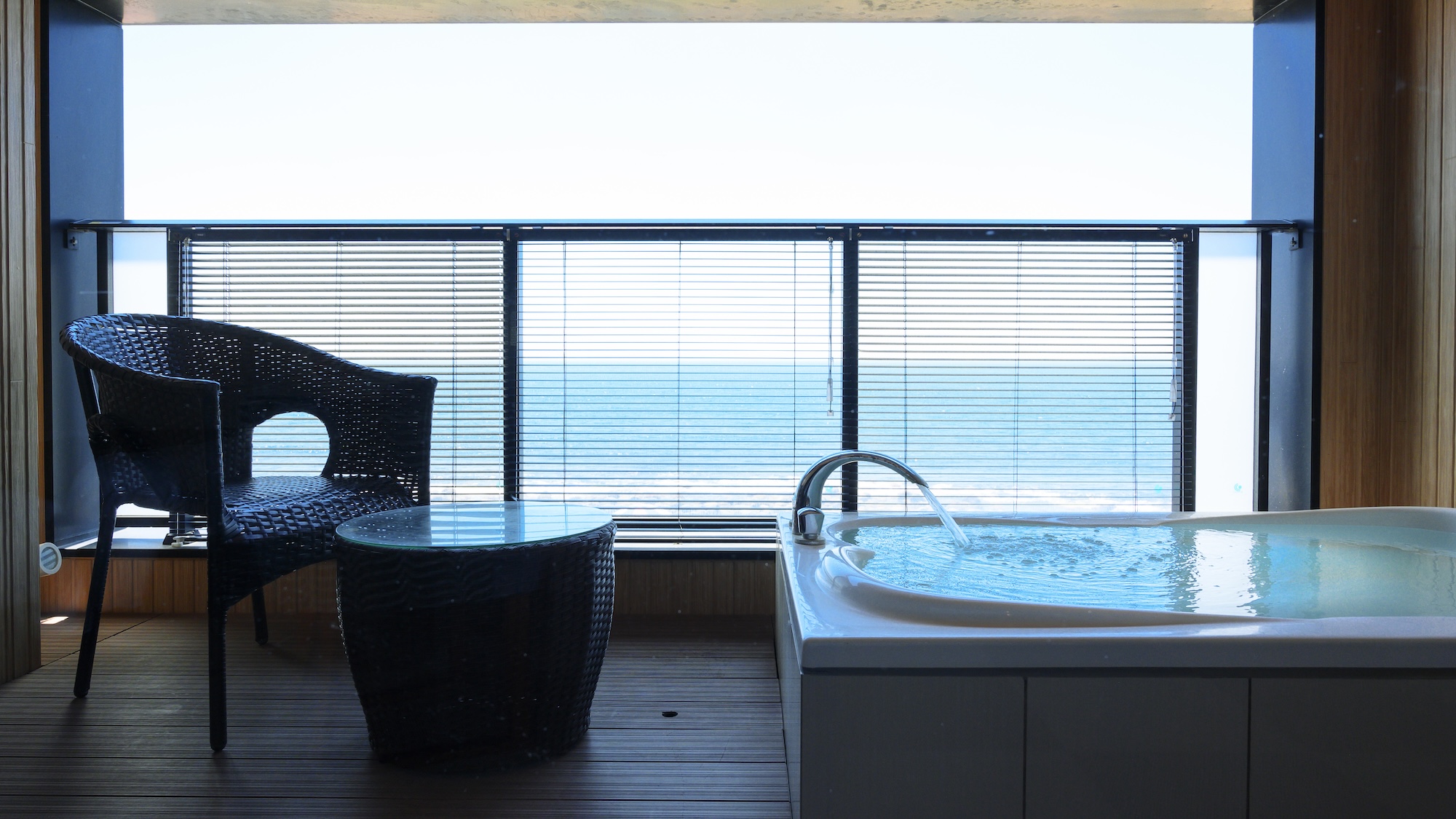 【波瑠加〜Haruka〜】43平米オーシャンビューの露天付客室