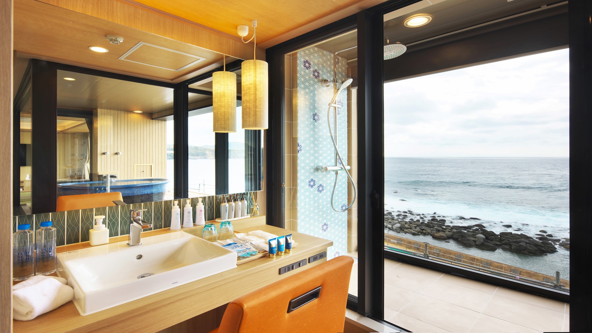 露天風呂付きスイートルームのパウダールーム